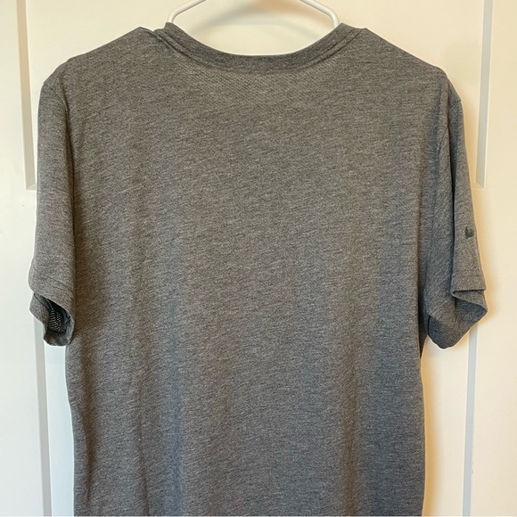 Nike Dri-Fit T-Shirt - Medium - Picture 4 of 4